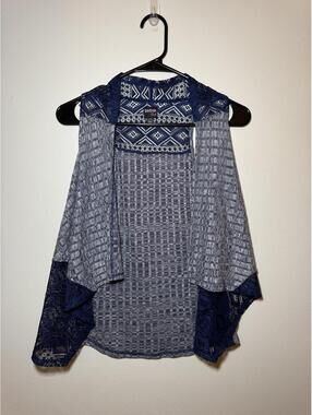 Ransom Girl blue & gray geometric patterned lace top with a boho vibe, size S